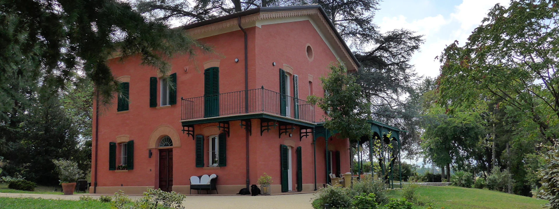 Villa resta bologna main entrance